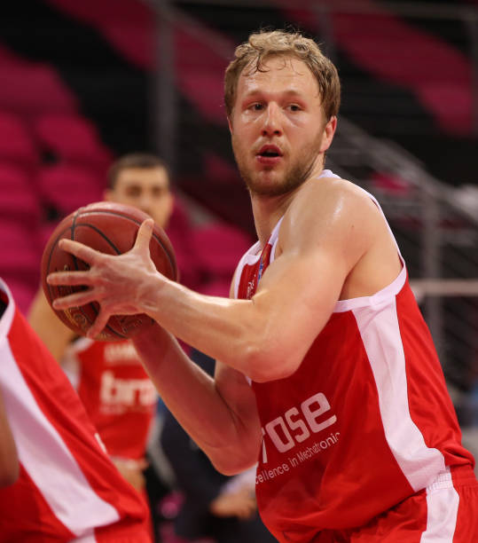 都值得关注 都值得关注